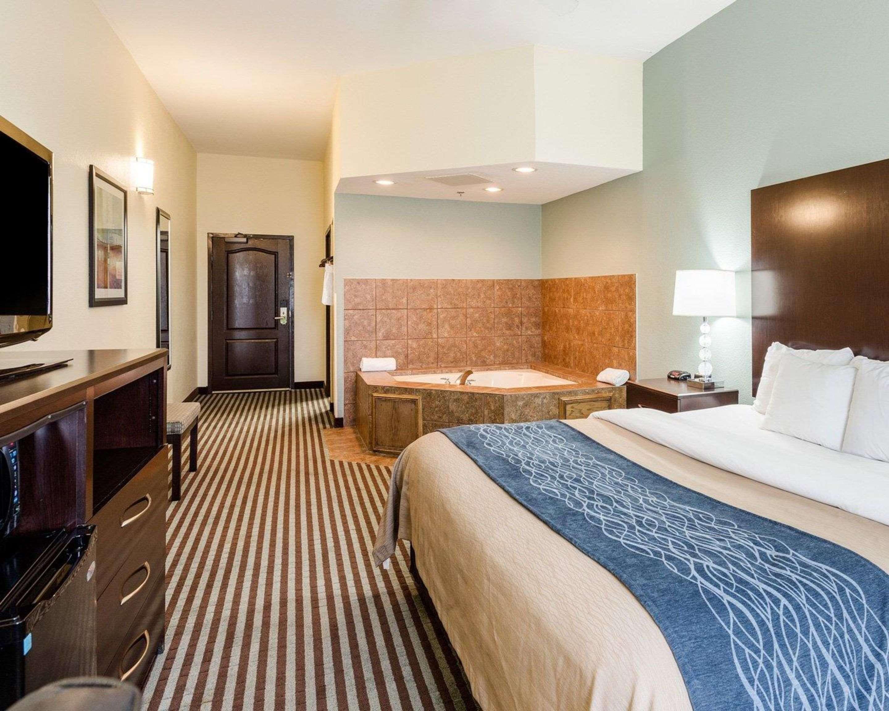 Comfort Inn & Suites Гренада Экстерьер фото