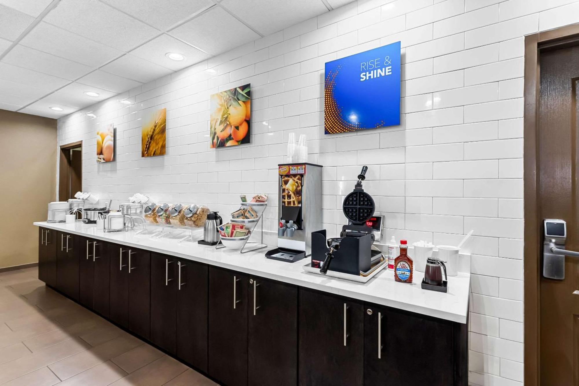 Comfort Inn & Suites Гренада Экстерьер фото