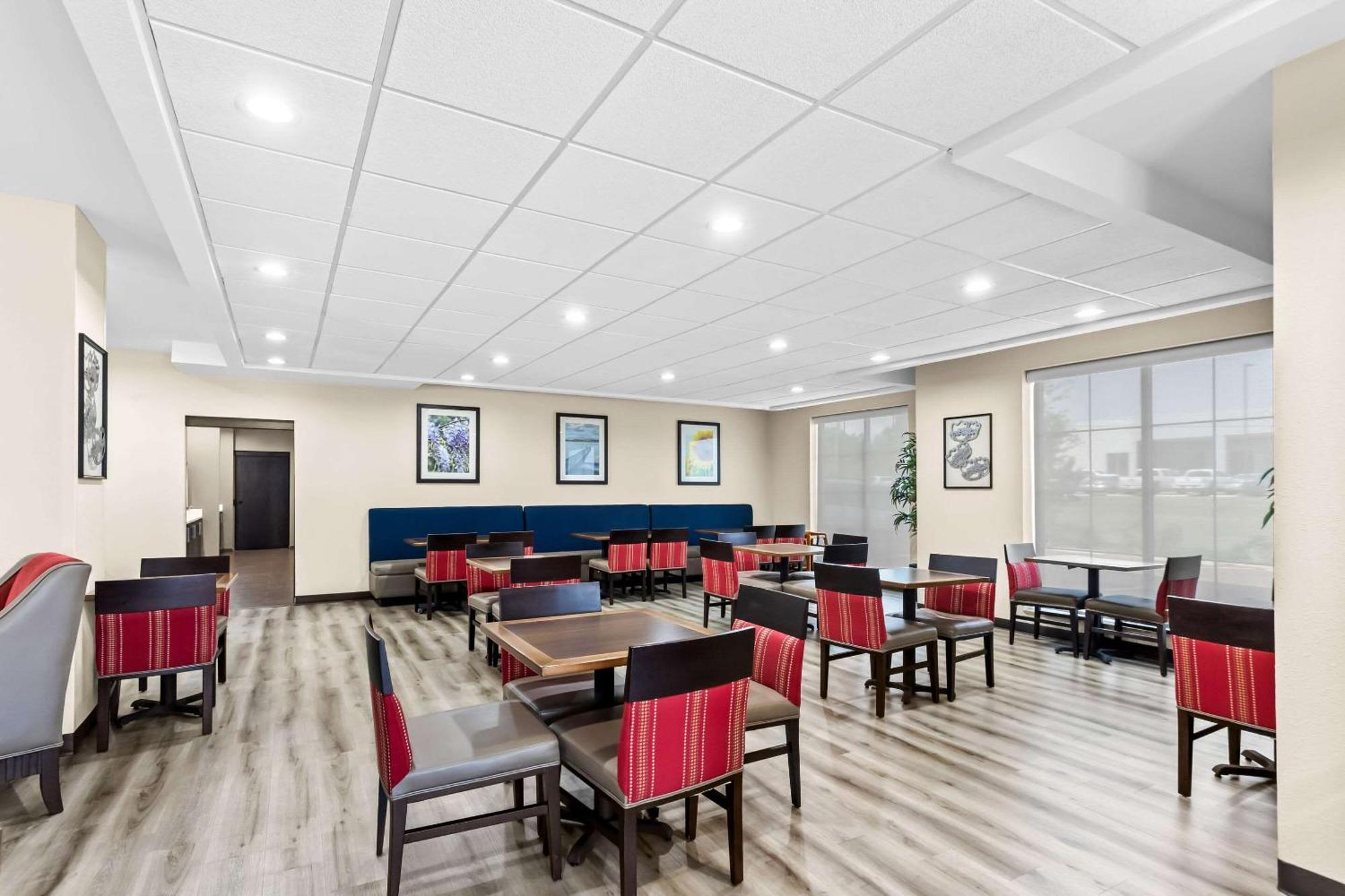 Comfort Inn & Suites Гренада Экстерьер фото