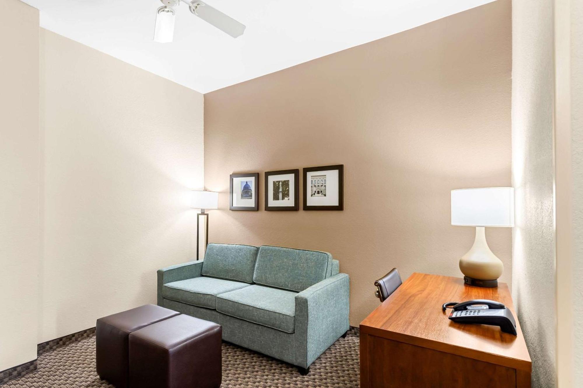 Comfort Inn & Suites Гренада Экстерьер фото