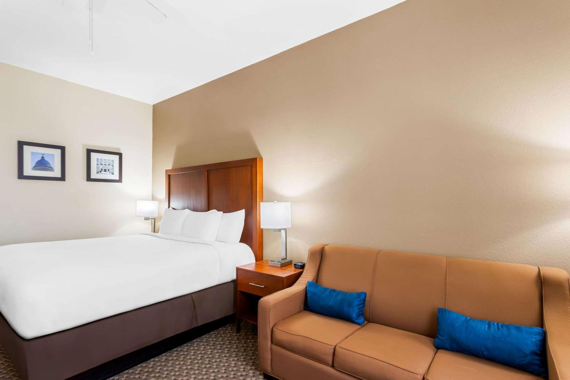 Comfort Inn & Suites Гренада Экстерьер фото