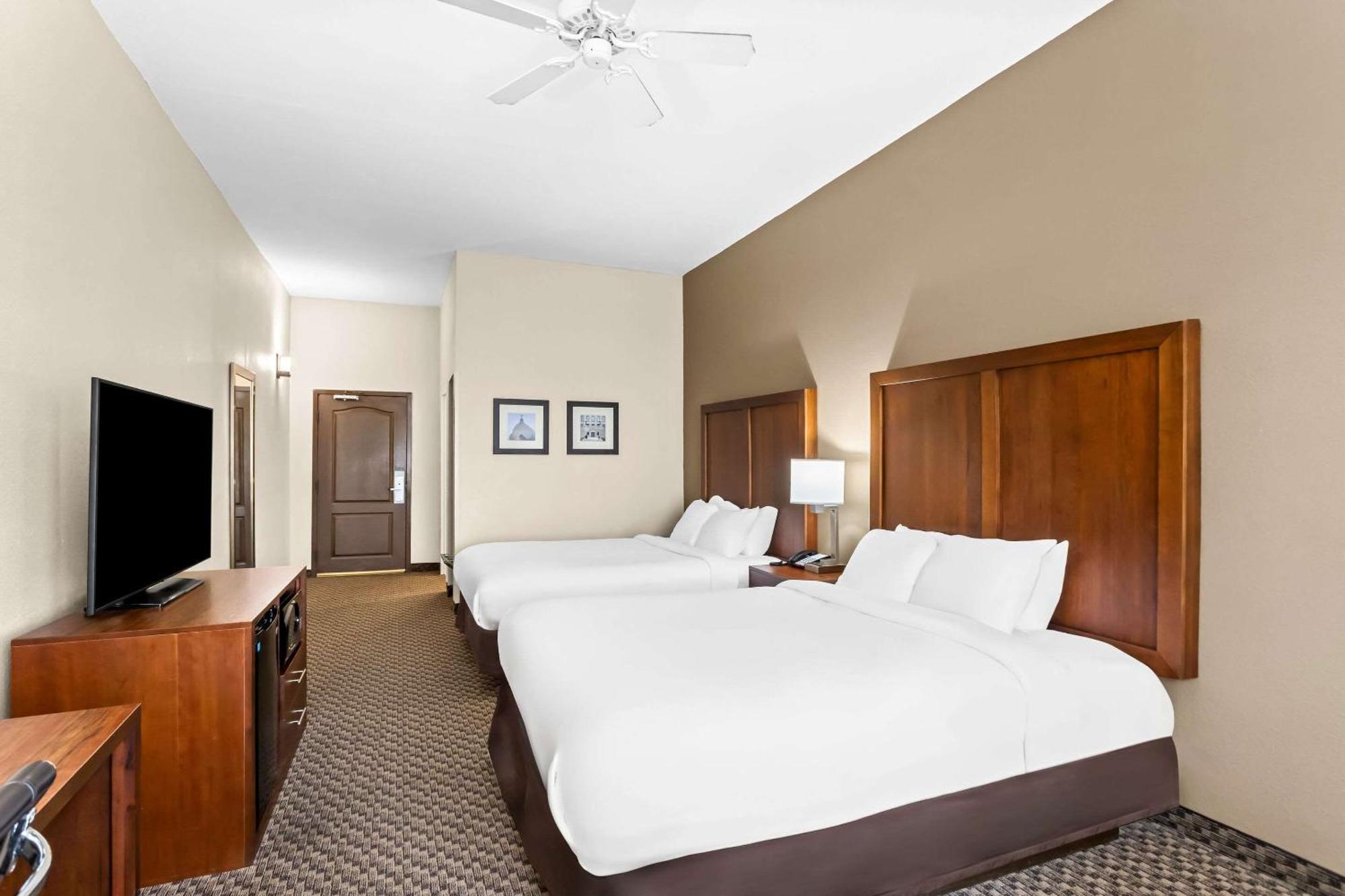 Comfort Inn & Suites Гренада Экстерьер фото